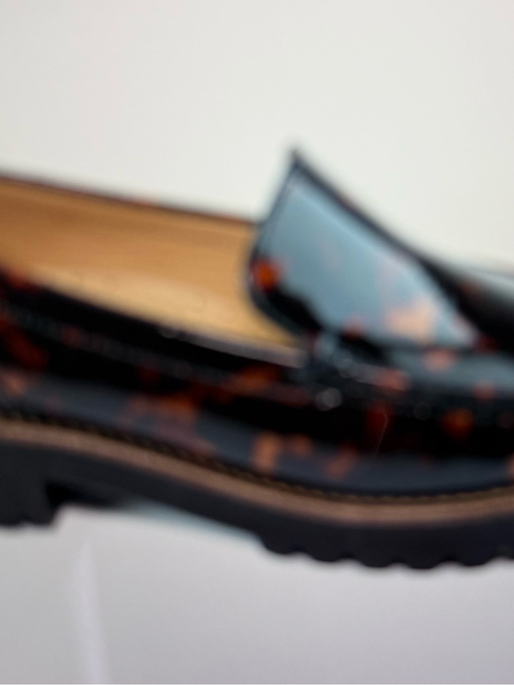 Women’s tortoise shell Patent Leather Lug-Sole Loafers 8.5 - Picture 2 of 6
